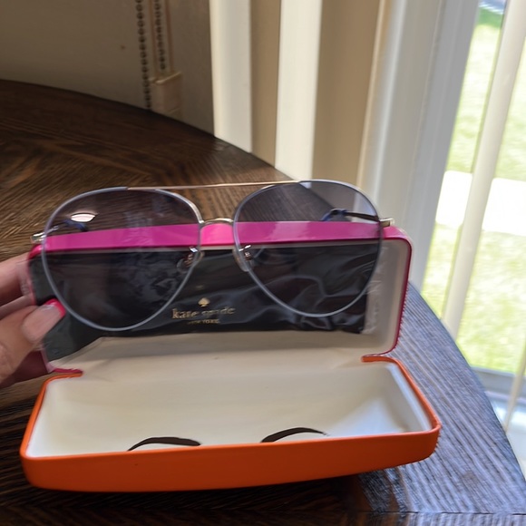 Selling brand new still in Original packaging Kate Spade - Picture 4 of 7